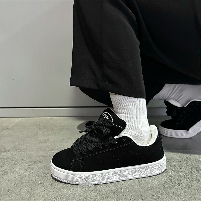 Damen Sneakers mit stilvollem Wildleder-Obermaterial und robuster Gummisohle R&B