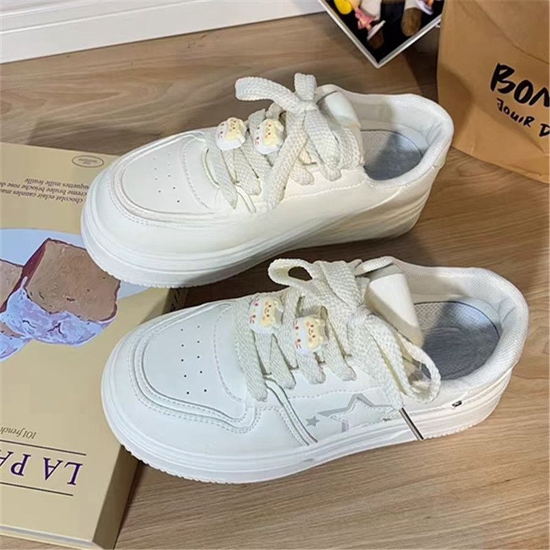 Damen Sportliche Sneakers mit verspielten Applikationen R&B