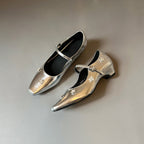 Damen Ballerinas mit blumigen Verzierungen und glänzender Lackoberfläche
