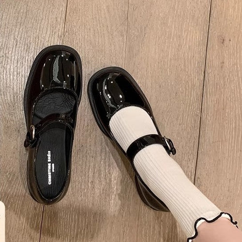 Damen Mary Jane Ballerinas mit verspieltem Riemen und glänzender Oberfläche R&B