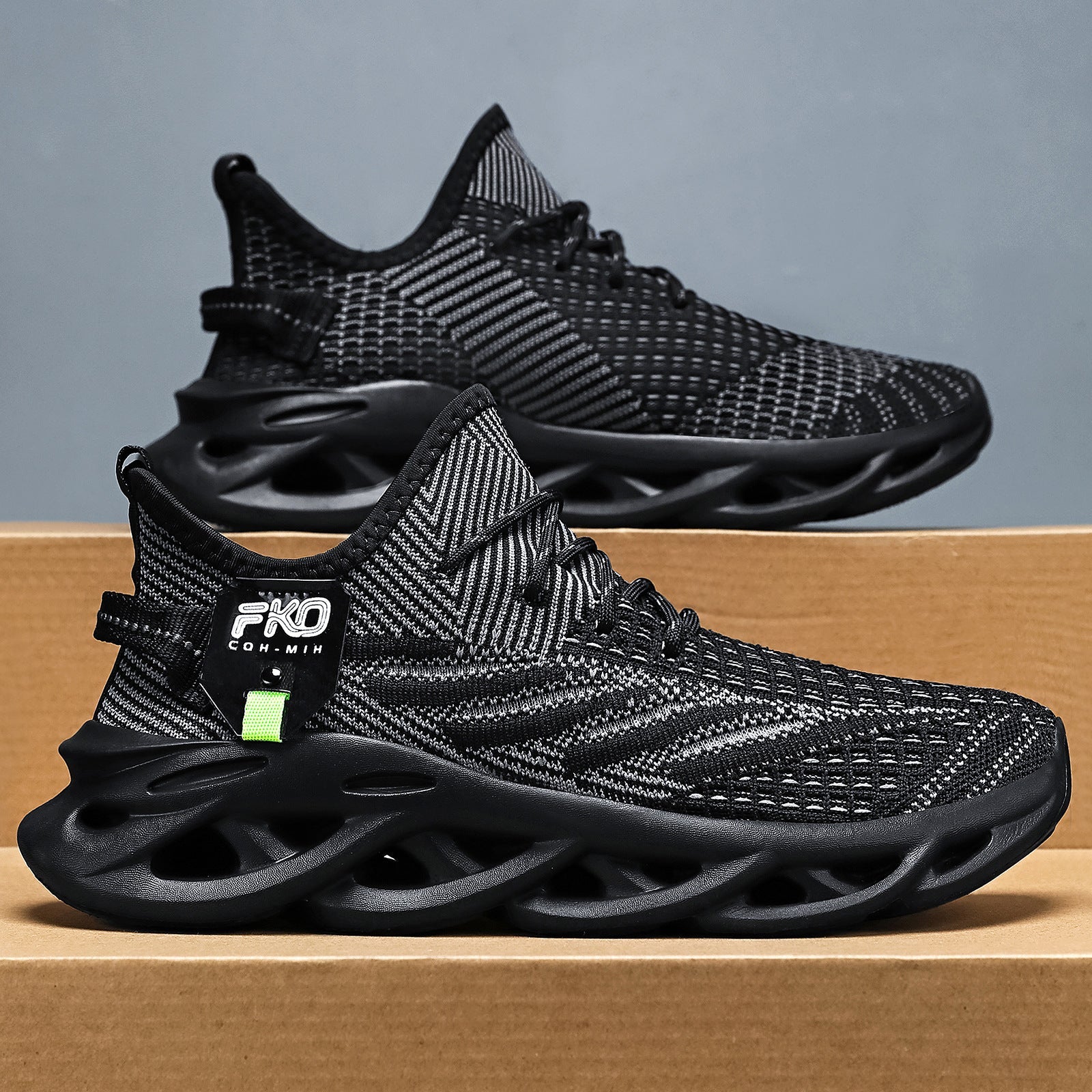 Damen Sportliche Knit-Sneaker mit elastischem Halt und dämpfender Sohle R&B