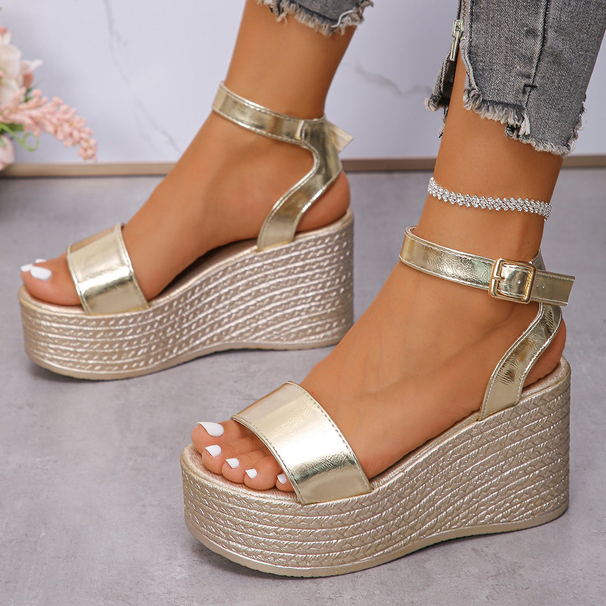 Damen Hochhackige Plateau-Sandalen mit verstellbarem Riemen und glanzvollem Finish R&B