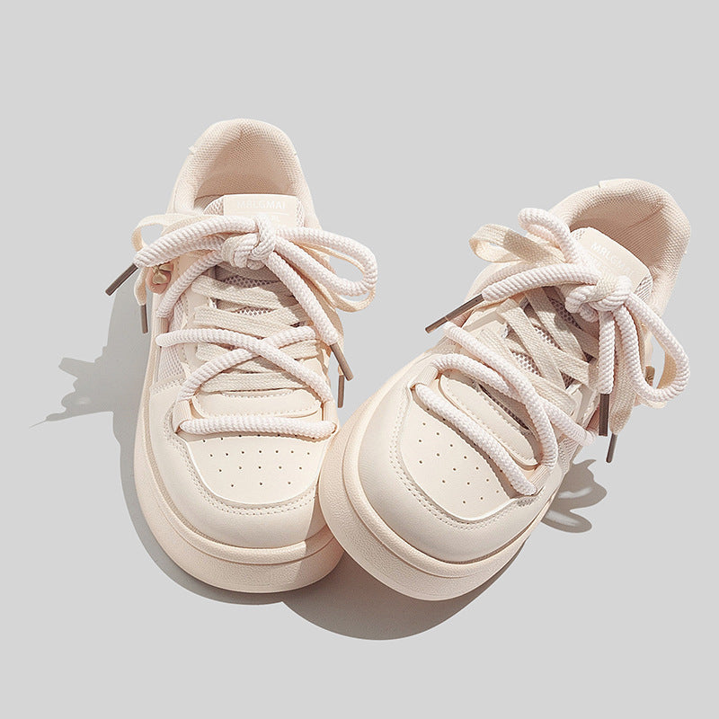 Damen Sneakers mit atmungsaktiven Mesh-Einsätzen und dekorativen Details