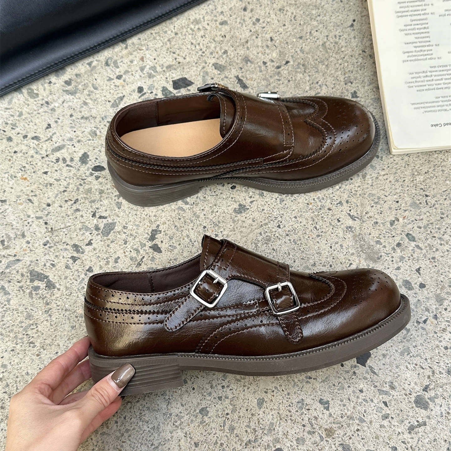 Damen stilvolle Slipper mit modischer Schnallenverzierung R&B