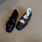 Damen Modische Ballerinas mit verstellbarem Riemchen und eleganten Nieten