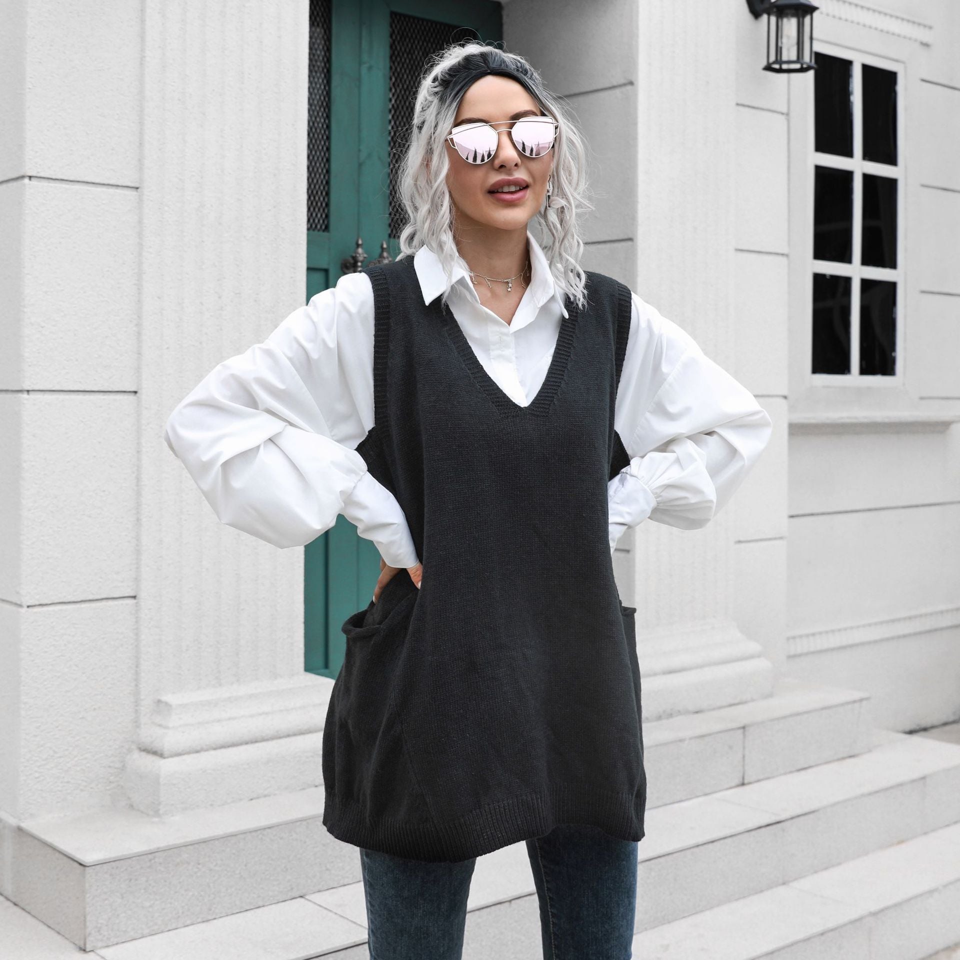 Damen Strickkleid mit tiefem V-Ausschnitt und lässigem Schnitt R&B