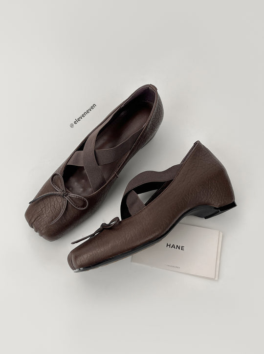 Damen Ballerina-Schuhe mit raffiniertem Cross-Over-Riemen und weichem Leder R&B