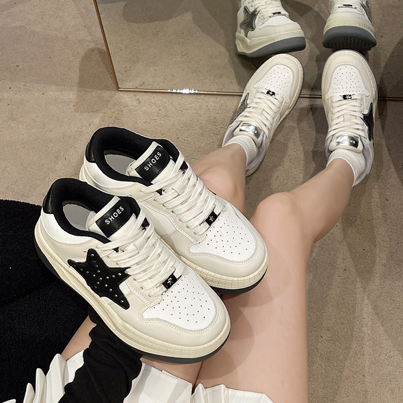 Damen Sneakers im stylischen Sportdesign mit atmungsaktiver Oberflächenstruktur und stabiler Sohle R&B