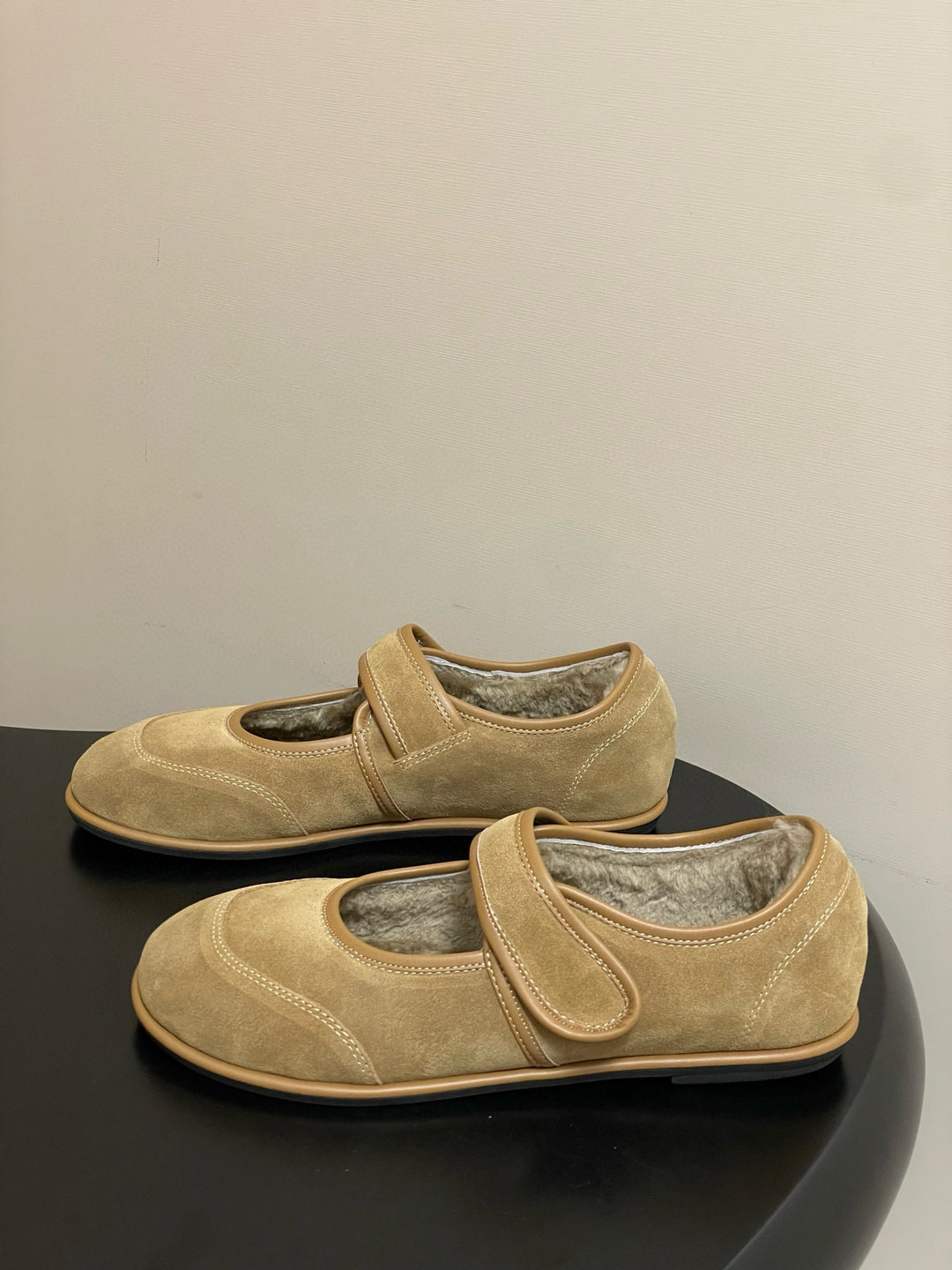Damen Ballerinas mit verstellbarem Riemen und weichem Wildleder R&B