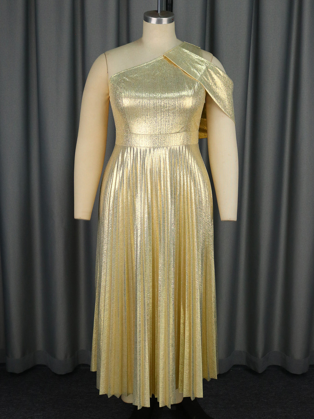 Damen Glamouröses Maxikleid mit hochmodernem asymmetrischem Schnitt und schimmerndem Material R&B