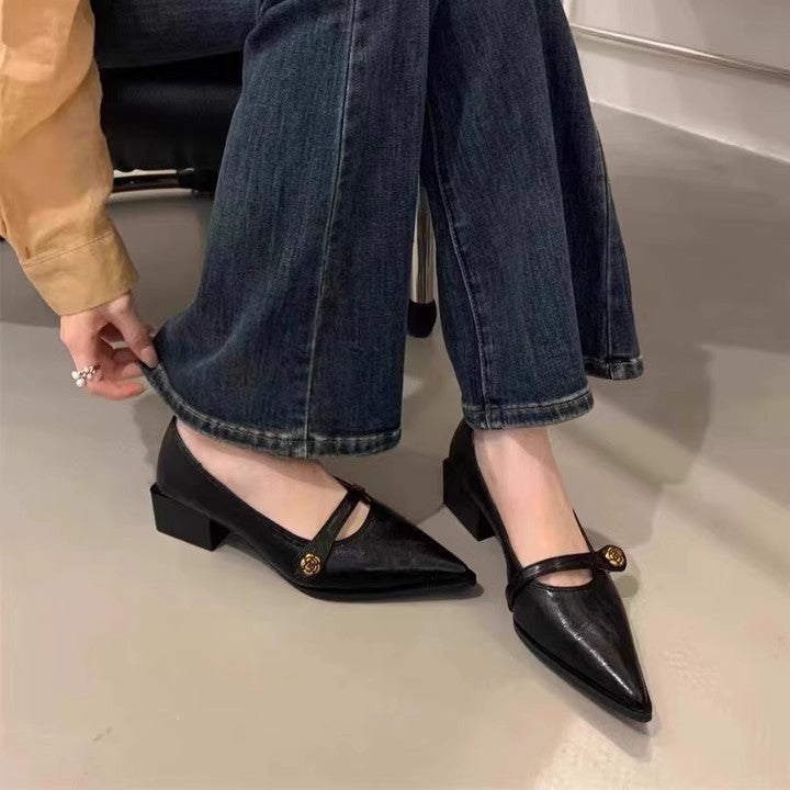 Damen Elegante Pumps mit modernem Riemen und stilvollem Akzent R&B