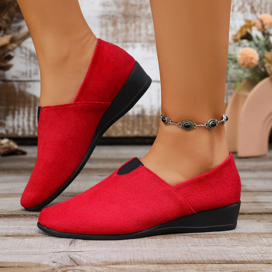 Damen geschlossene Slipper mit elegantem Keilabsatz R&B