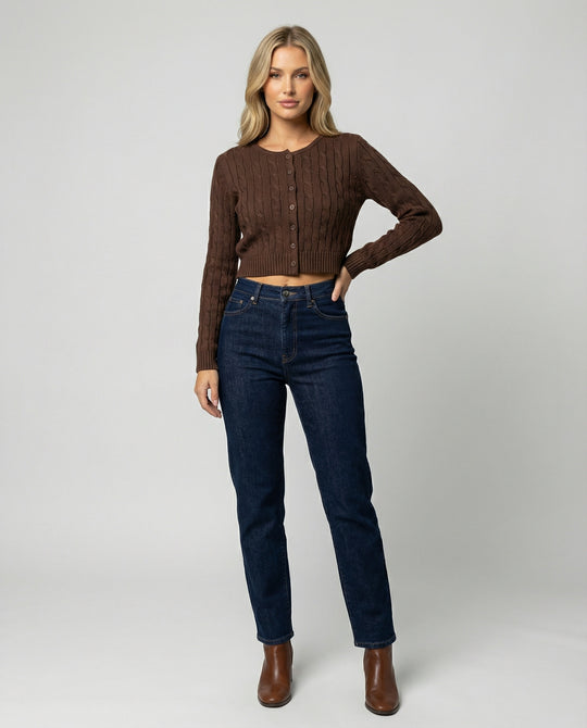 Damen kurzer figurbetonter Zopfmuster-Cardigan mit Rundhalsausschnitt und Knopfleiste R&B