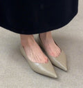 Damen elegante Slipper mit spitzem Zehenbereich und hochwertiger Lederoptik R&B