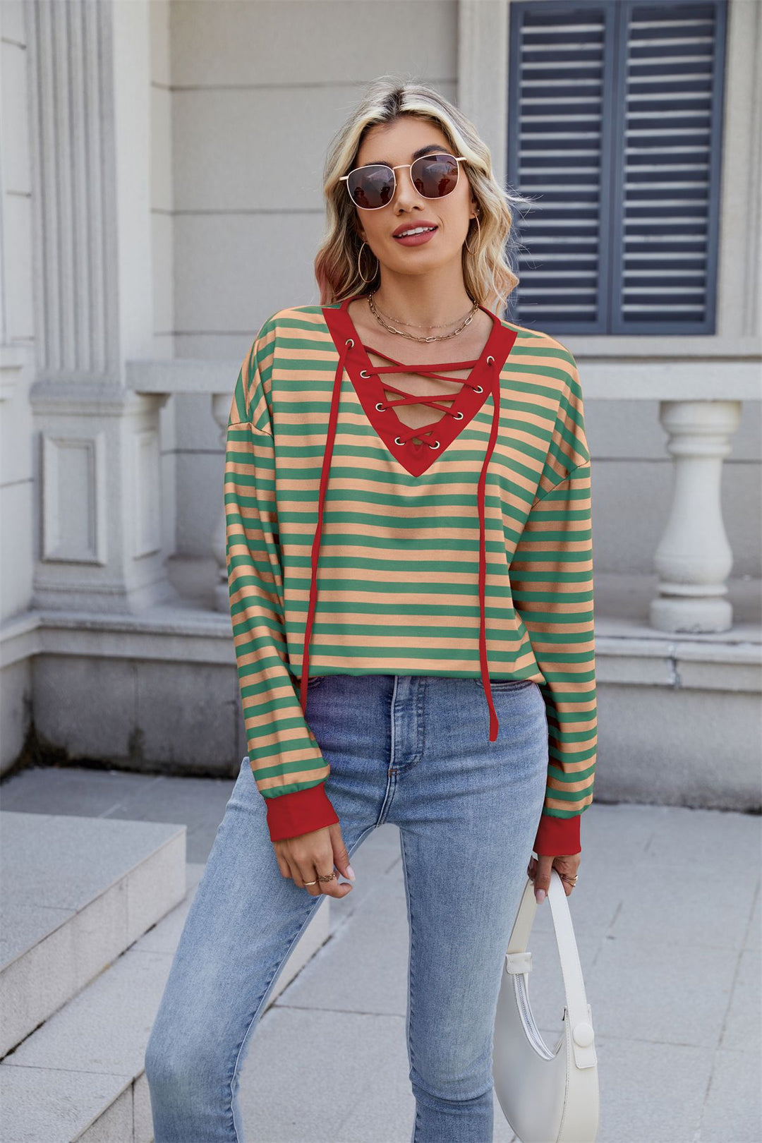 Damen modischer Cropped Pullover mit auffälligem Schnürdetail R&B