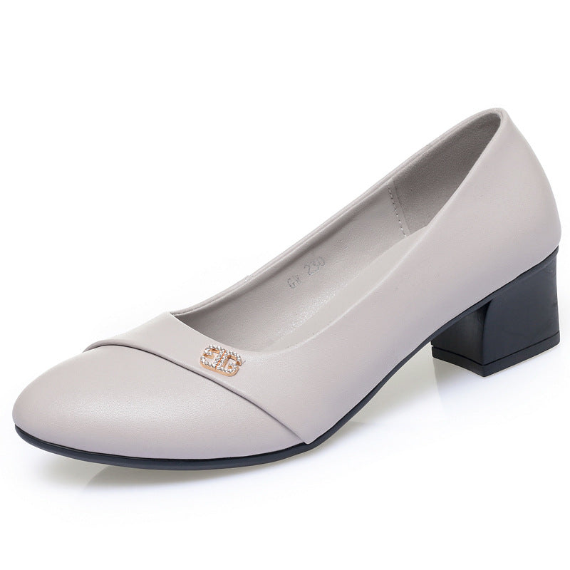 Damen elegante Pumps mit komfortablem Blockabsatz und modischem Schmuckdetail R&B