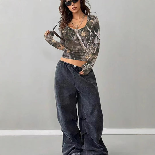 Damen Camouflage Langarmshirt mit V-Ausschnitt und modernen Details R&B