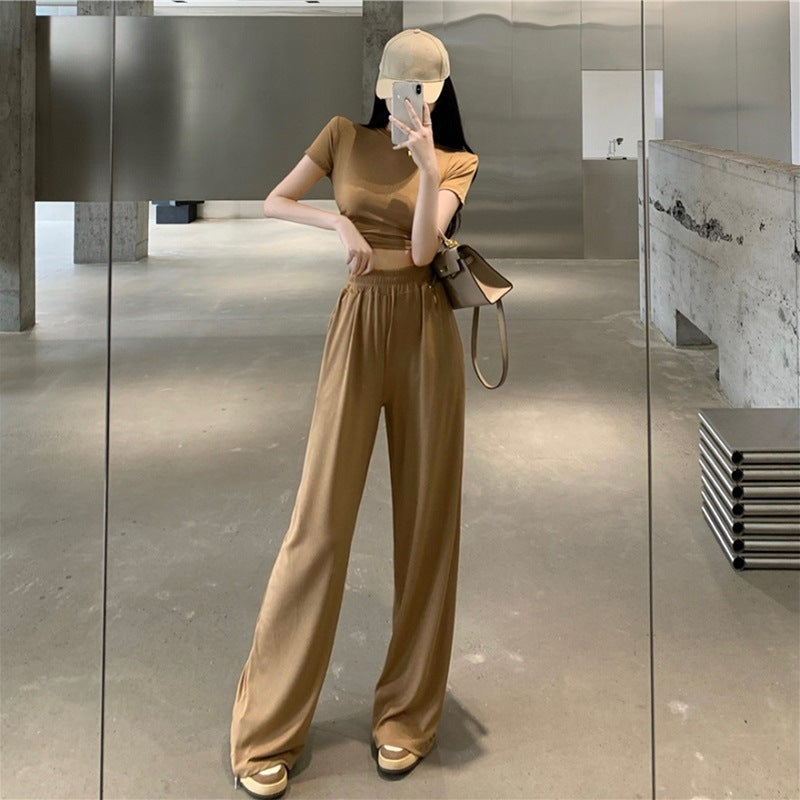Damen Freizeit-Set mit kurzem Oberteil und fließenden Hosen