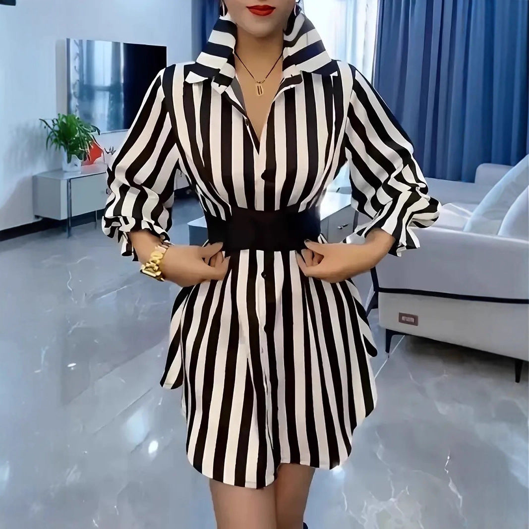 Damen Hemdblusenkleid mit markantem Streifenmuster und weitem Kragen R&B