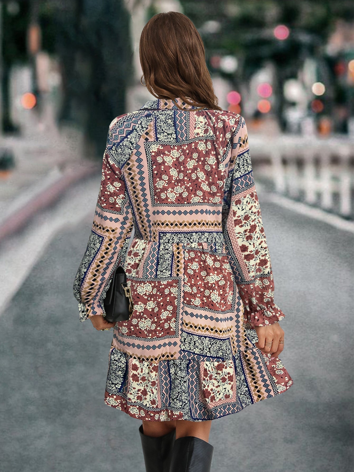 Damen Boho-Minikleid mit langen Ärmeln und buntem Muster R&B