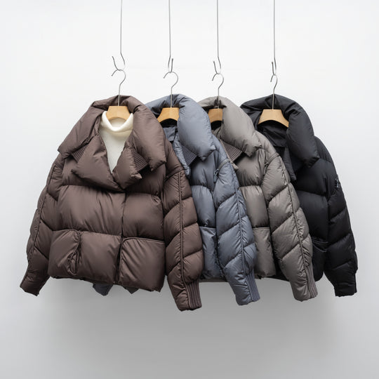 Damen modische verkürzte Steppjacke mit hoch geschlossenem Kragen und praktischen Taschen R&B
