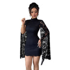 Damen nan tailliertes Spitzen-Minikleid mit hohem Stehkragen und dramatischen Cape-Ärmeln R&B