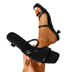 Damen Elegante Strandsandalen mit schmalen Riemen und niedrigem Absatz R&B