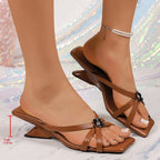 Damen Elegante Riemensandaletten mit floralem Details R&B