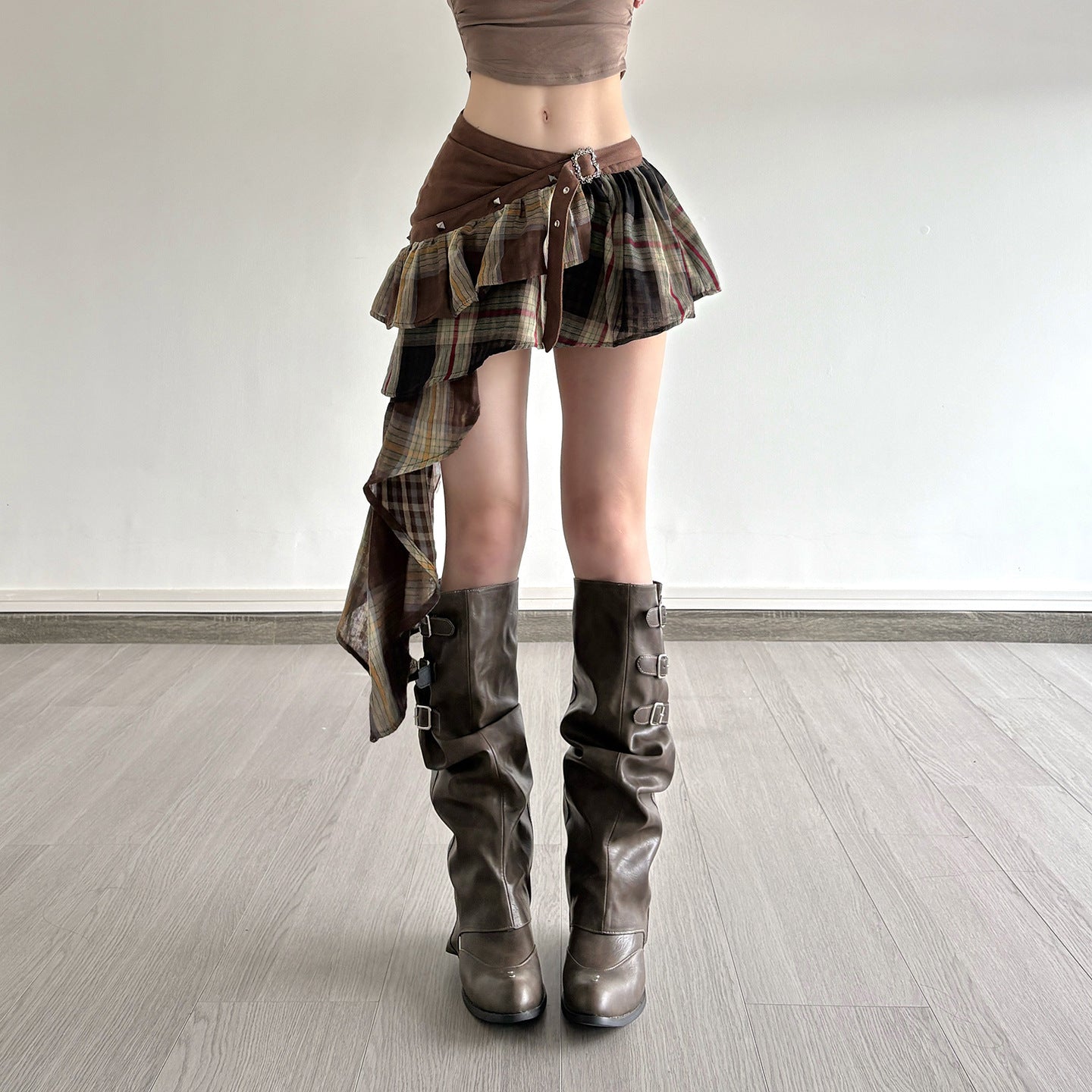 Damen Verspielter Karorock mit asymmetrischem Schnitt und verstellbarem Bund R&B