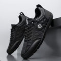 Damen FreizeitSneaker mit rutschfester Sohle und atmungsaktiver Obermaterialstruktur