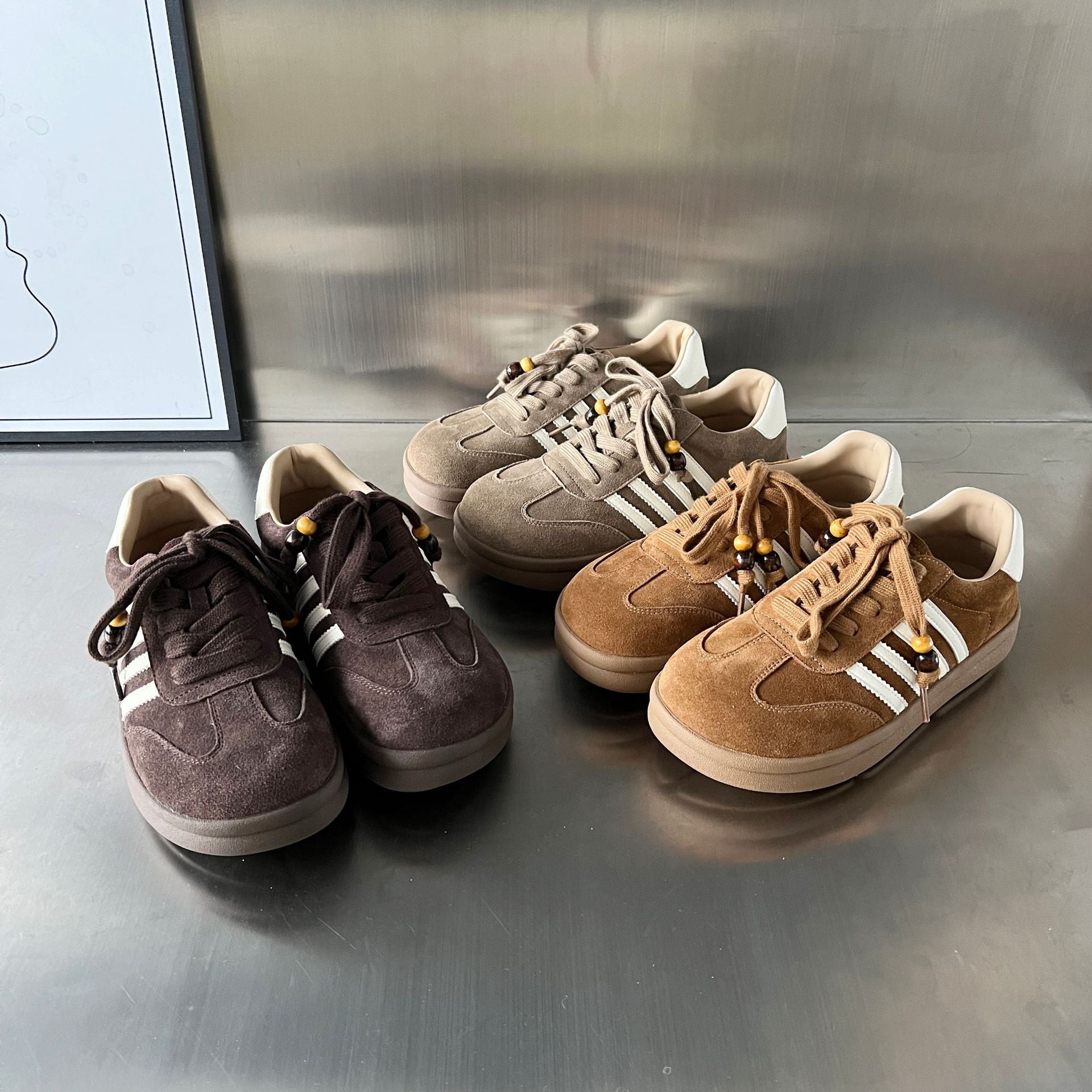 Damen Sneakers aus weichem Wildleder mit modischen Akzenten R&B
