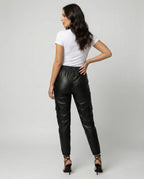 Damen Slim Fit Kunstlederhose