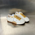 Damen Sneakers im sportlich-eleganten Design mit auffälligem Sternmotiv R&B