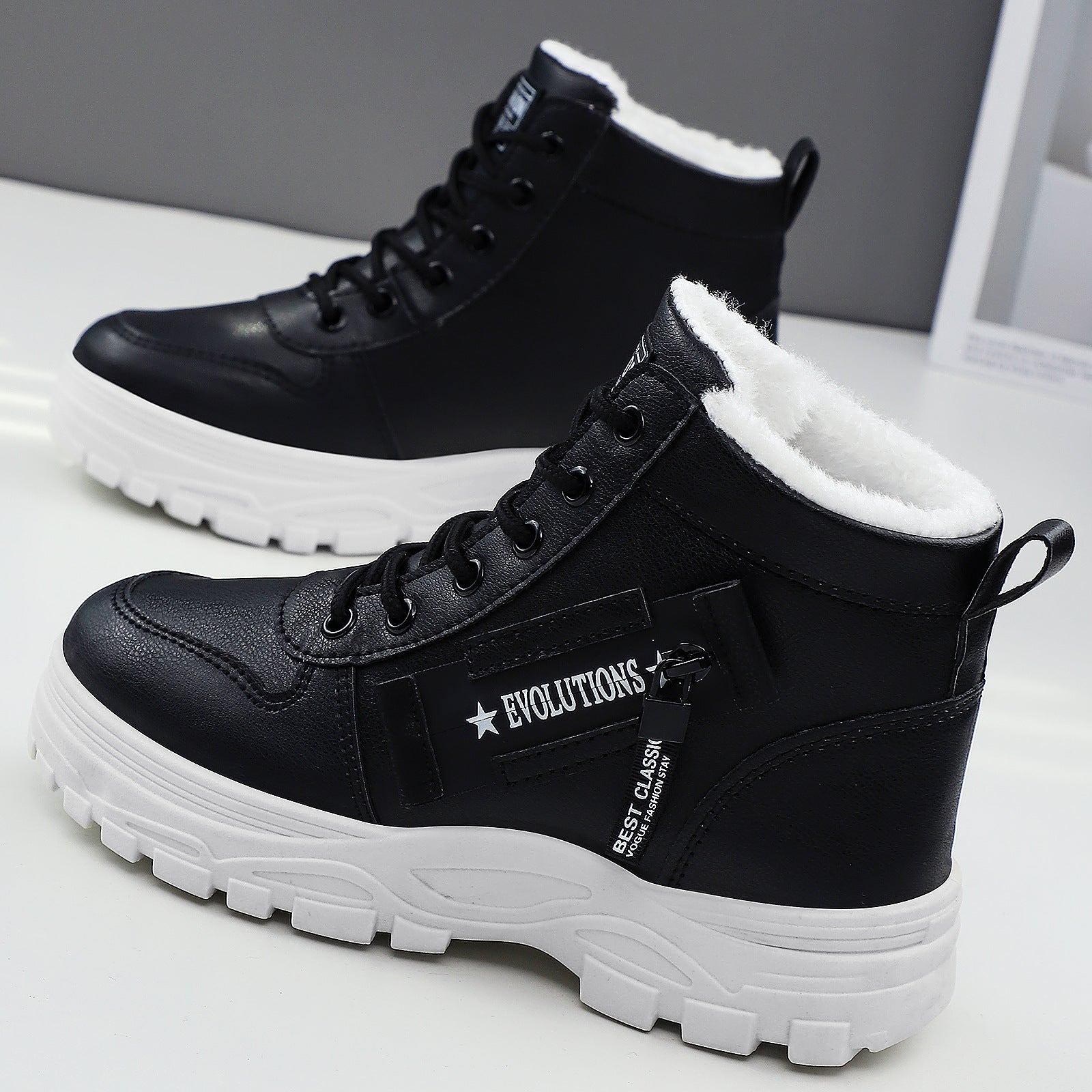 Damen Warm gefütterte Winterstiefel mit robustem Profil und praktischem Schnürsystem R&B