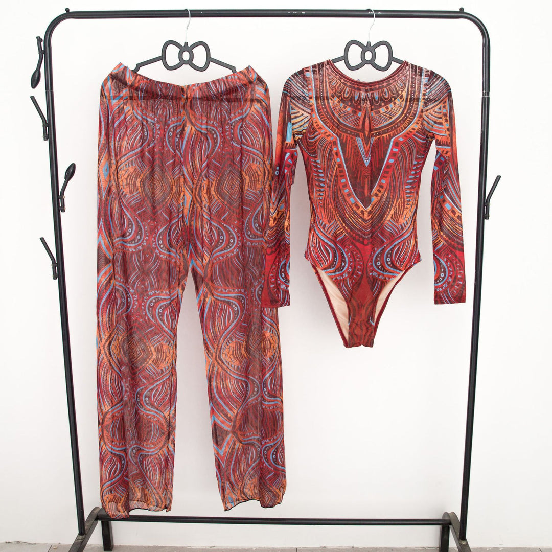 Damen modisches Badeoutfit mit langärmeligen Oberteil und lässigen Pants R&B