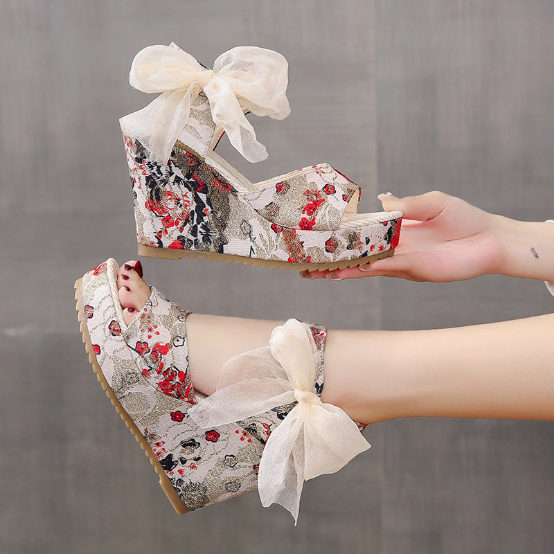 Damen Wedge-Sandaletten mit floralem Design und dekorativem Schleifendetail R&B