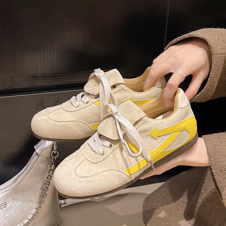Damen Sneakers mit elegantem Veloursleder und einzigartigem Schnürsystem R&B