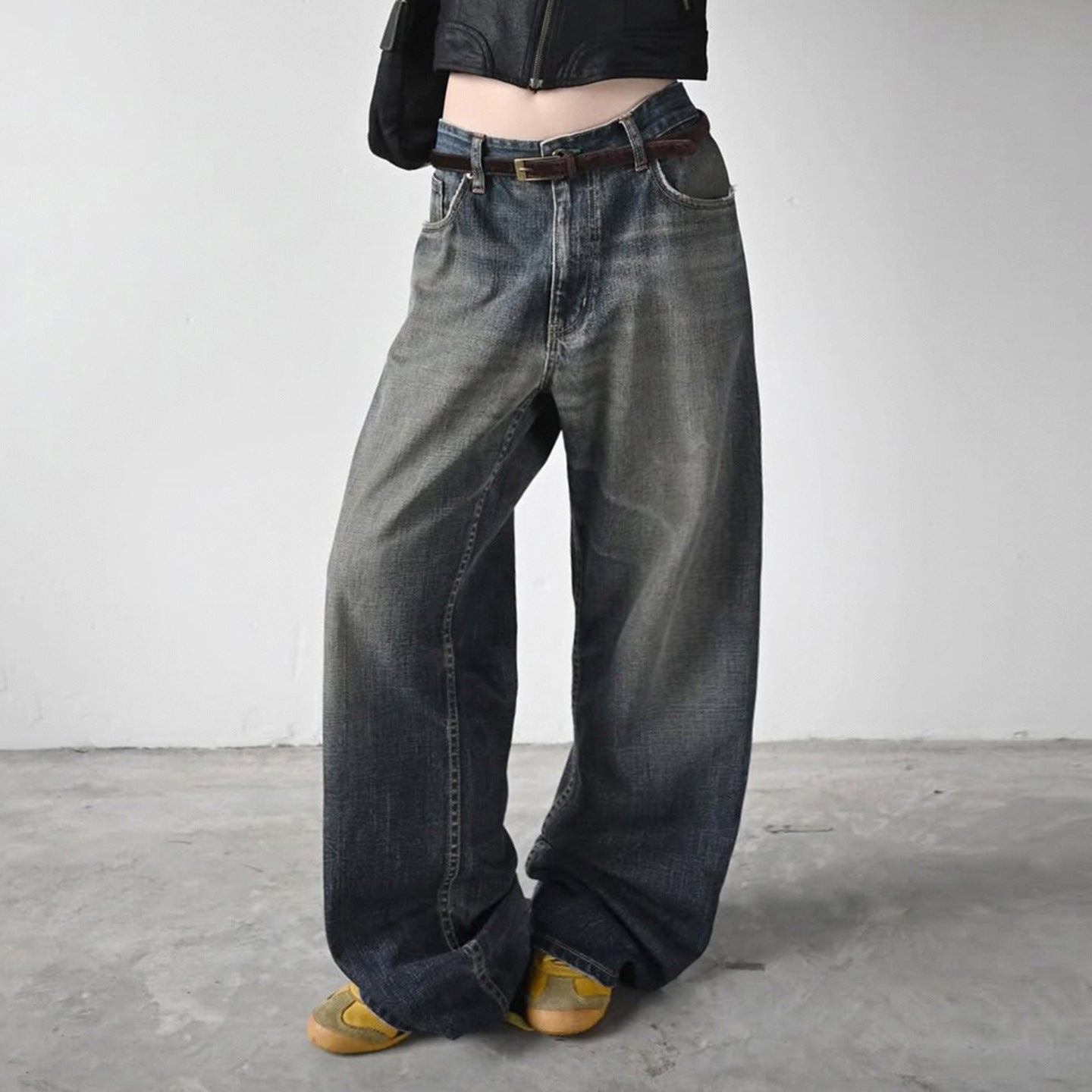 Damenweite Denim-Jeans im lässigen Chino-Stil mit hohem Bund R&B