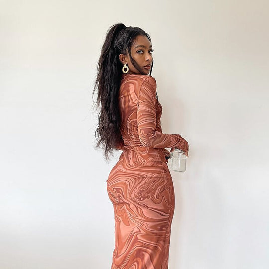 Damen Elegantes Maxikleid mit modernem Marmormuster und figurbetontem Schnitt R&B