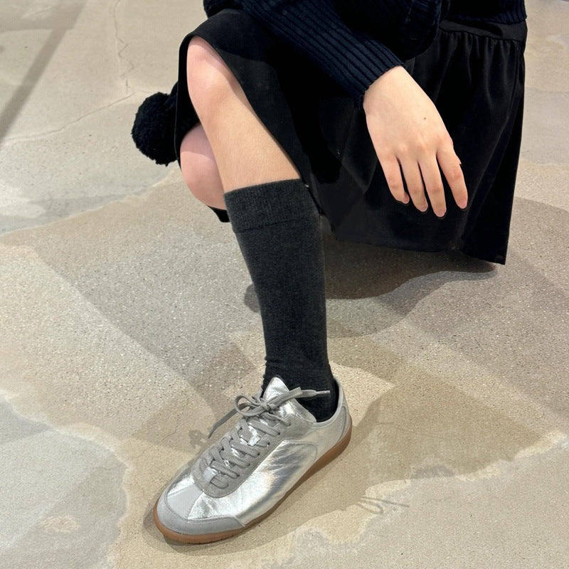 Damen Sneaker im modernen Metallic-Look mit rutschfester Sohle und komfortabler Polsterung R&B