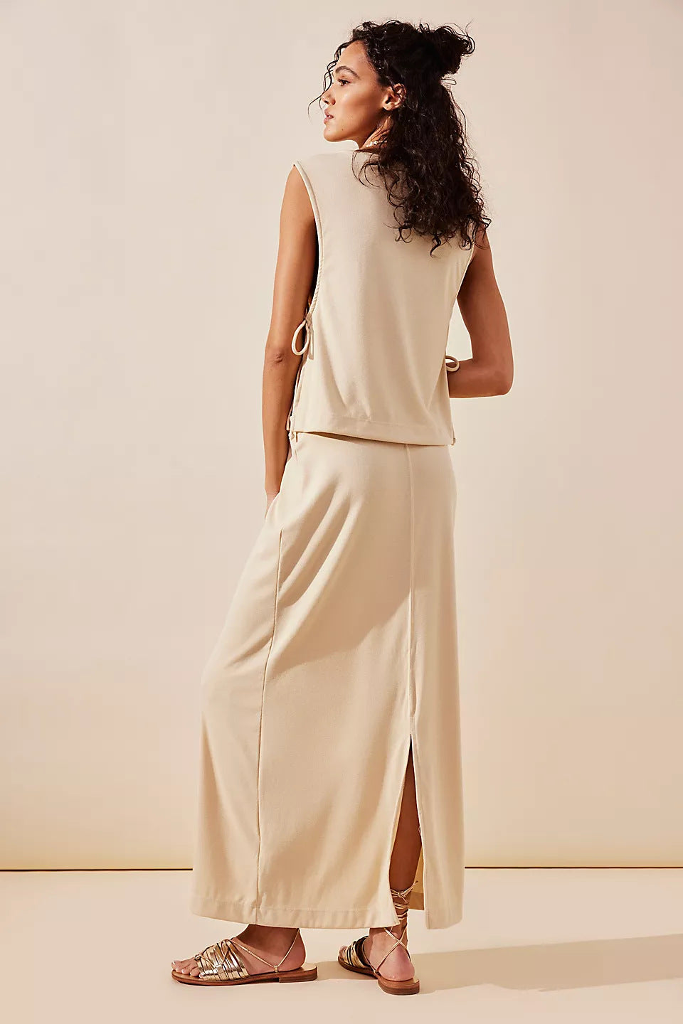 Damen Langarm-Maxikleid mit elegantem Rückenschnitt und verstellbarem Taillenzug R&B