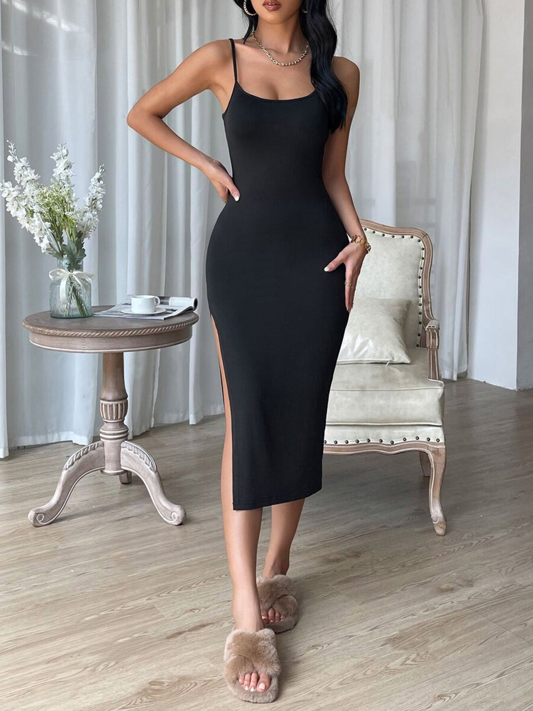 Damen figurbetontes Maxi-Kleid mit schmalen Spaghettiträgern und seitlichem Schlitz R&B