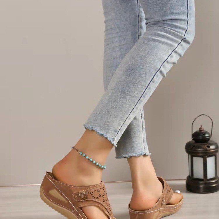Damen Entspannende Zehentrenner-Sandalen mit modischem Cut-Out-Design und komfortablem Fußbett R&B