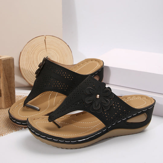 Damen Zehentrenner-Pantoletten mit floralem Cut-Out-Design R&B