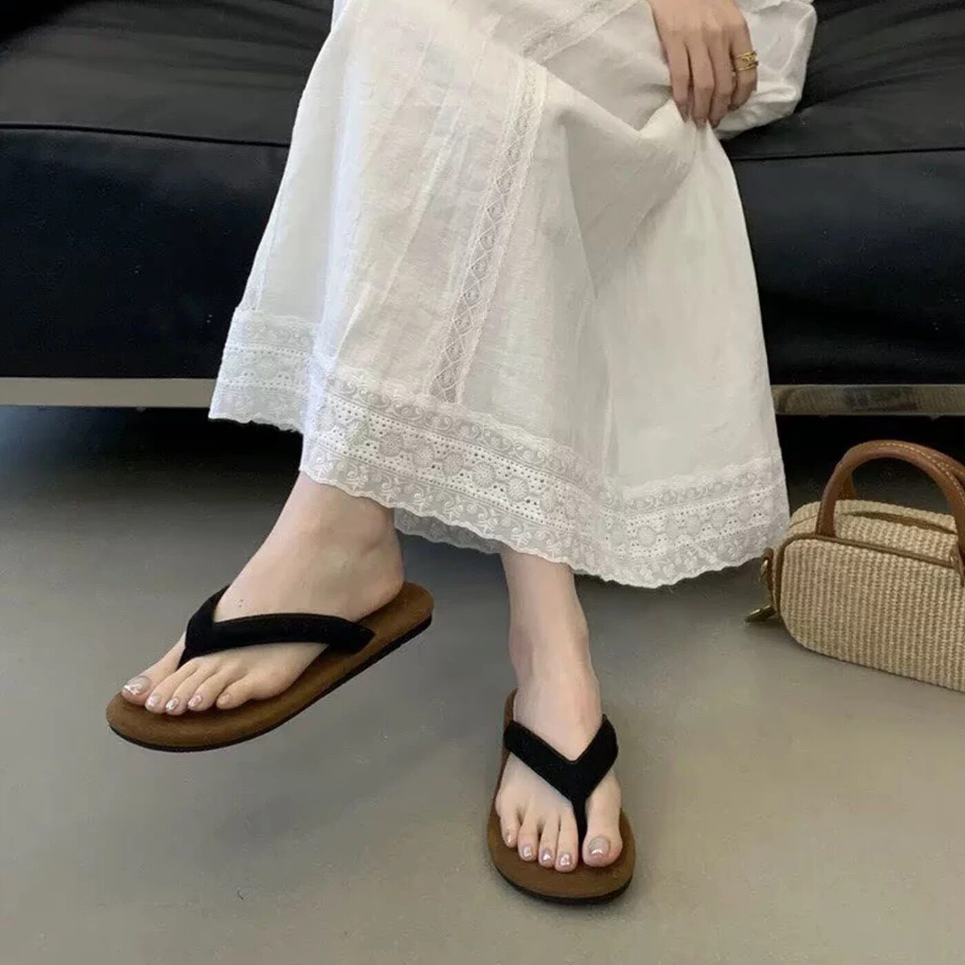 Damen Zehentrenner-Sandalen mit ergonomischem Fußbett und elegantem Riemendesign R&B
