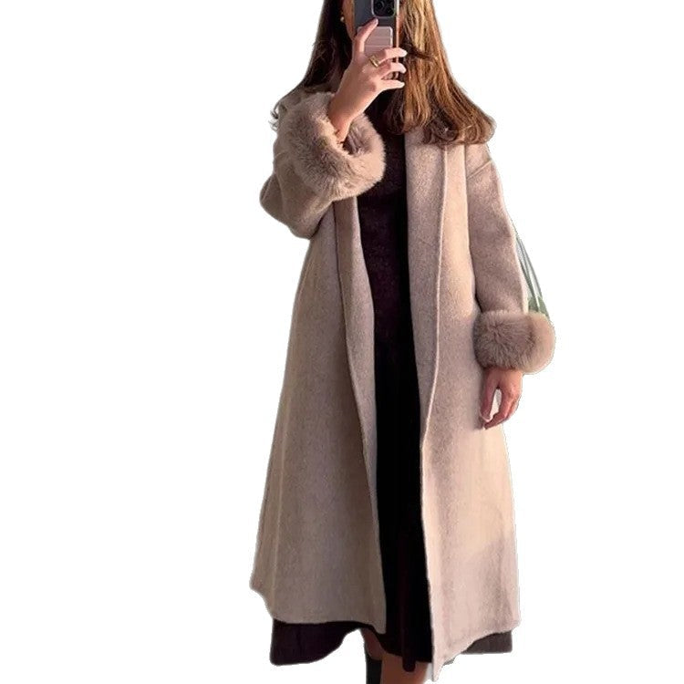 Damen Eleganter Wollmantel mit luxuriösen Pelzärmeln R&B
