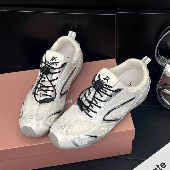 Damen Sportliche Sneakers mit innovativem Schnürsystem und atmungsaktiver Sohle R&B