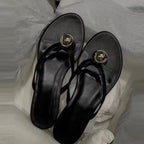 Damen Zehentrenner-Sandalen mit elegantem Goldakzent und weichem Fußbett R&B