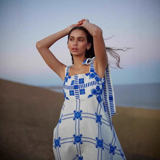 Damen Maxikleid mit verspieltem Karomuster und innovativen Trägerdetails R&B