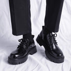 Herren klassische Schnürschuhe mit robustem Profil und elegantem Finish